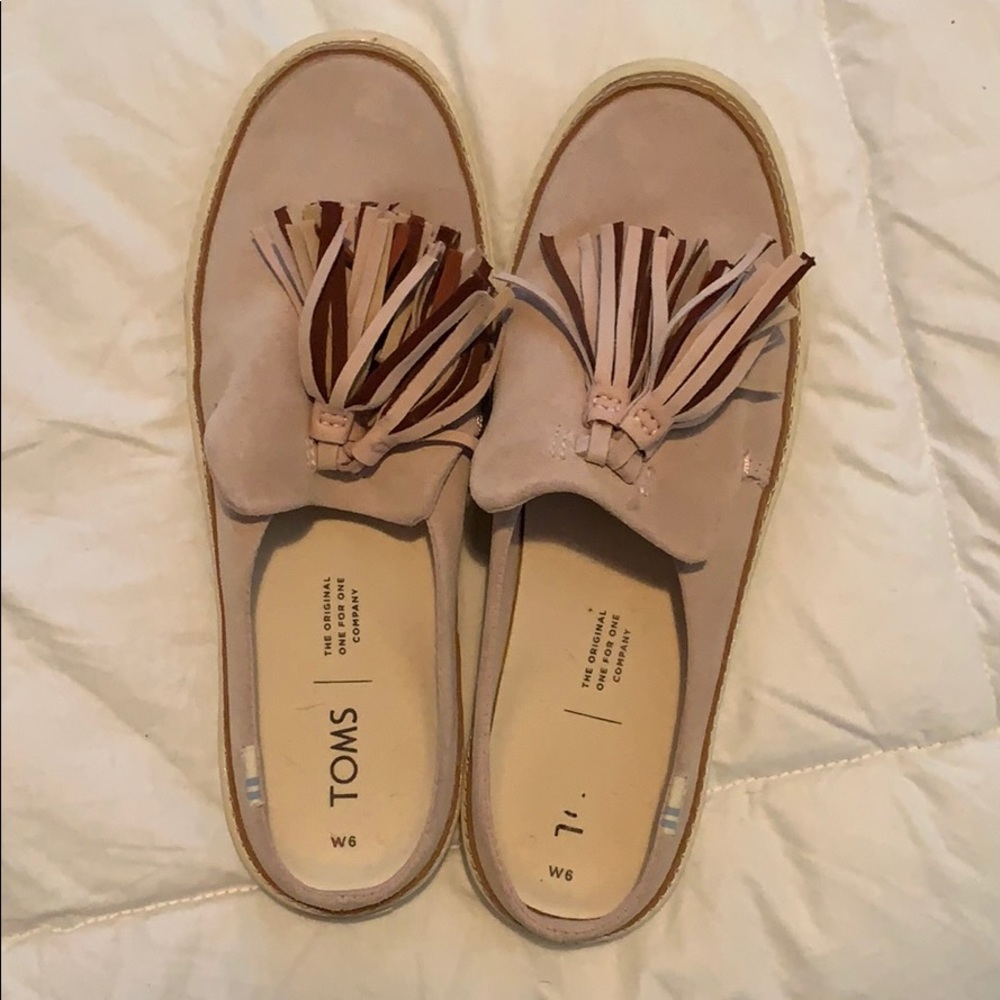 Toms slip ons